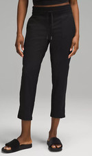 LULULEMON Dance Studio Mid-Rise Cropped Pant in Black, Size 6