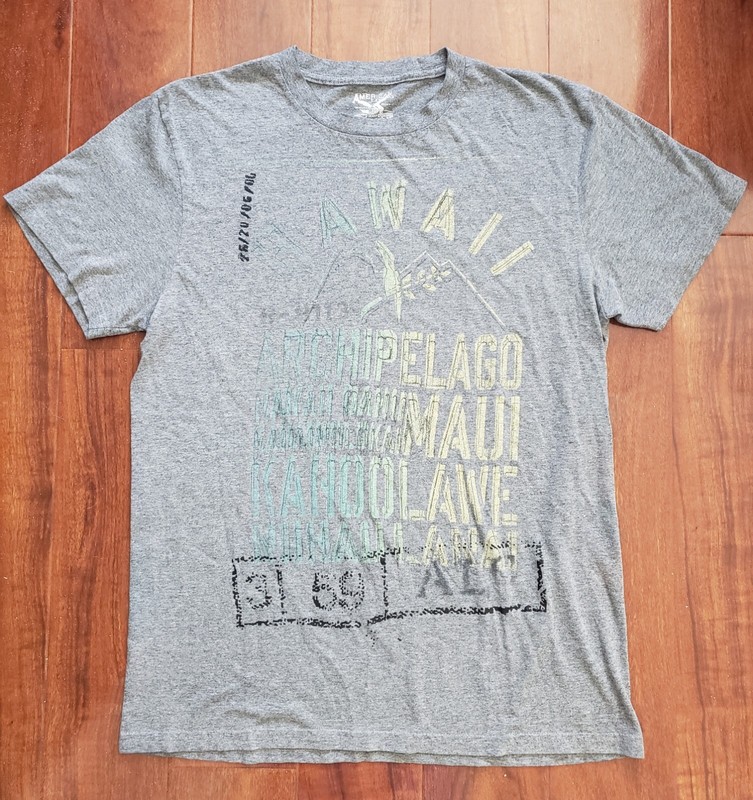 Men's American Living "Hawaii Archipelago" Grey T-shirt, Size Medium