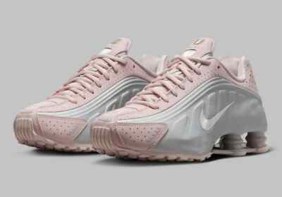 NEW Nike Shox R4 'Barely Rose' | Women Sizes 5 - 12 | AR3565