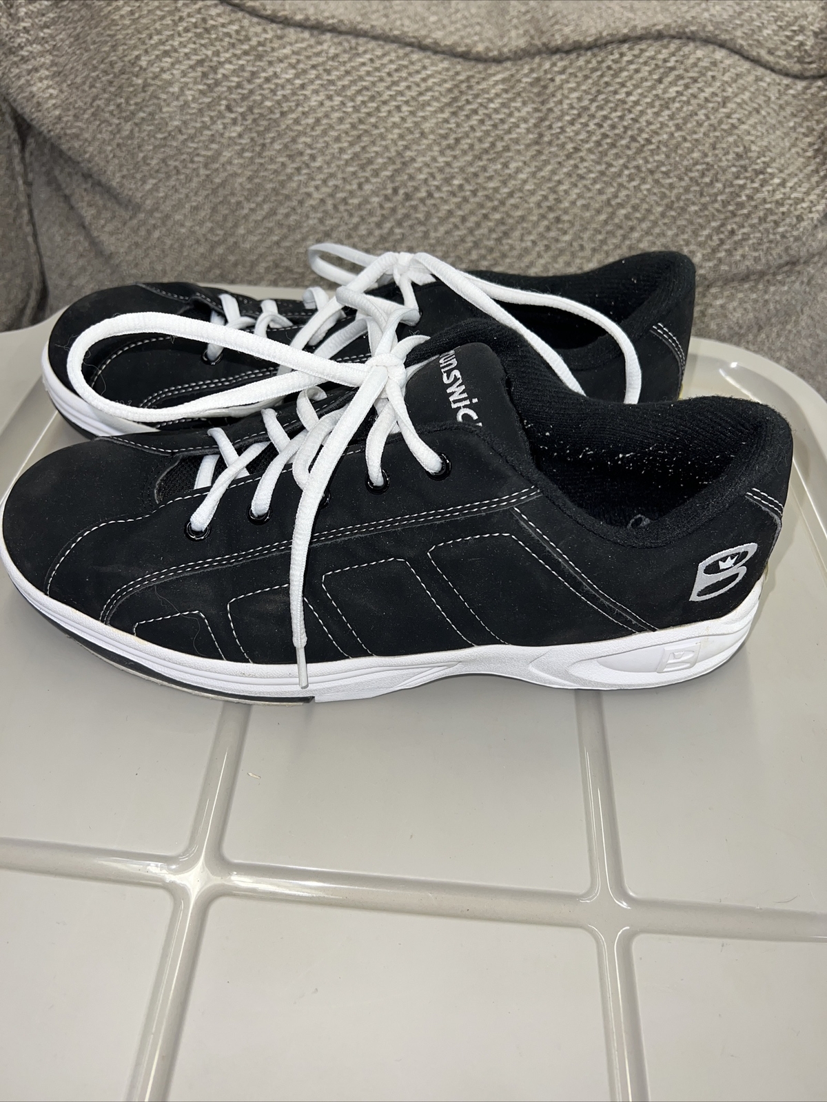 BLACK STEALTH MEN'S BOWLING SHOES by BRUNSWICK SIZE 9… Gem