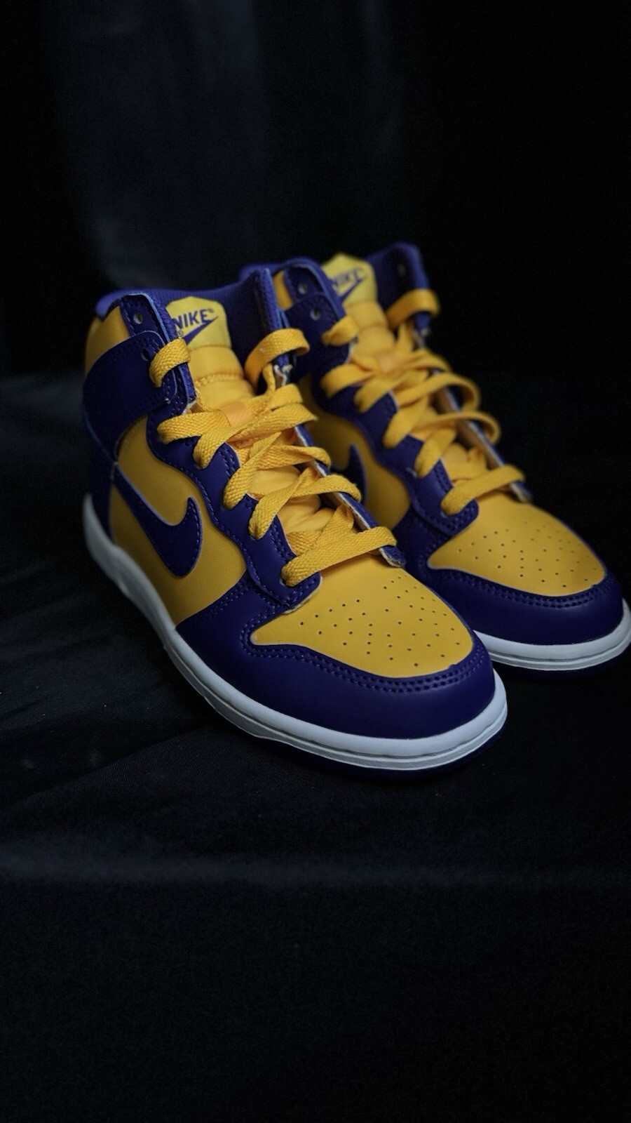 Nike Dunk High Kids Size 1Y DZ4455-500 Yellow Court Purple Lakers High Top Shoes