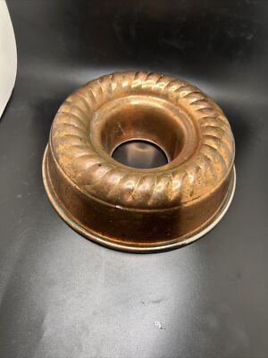Vintage Copper  Bundt Cake Pan Jello Mold 9'' Wall Hanging