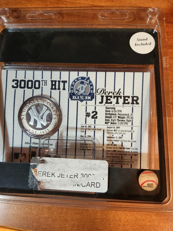 Derek Jeter 3000th Career Hit 2011 - The Highland Mint - Moneda plateada NUEVA Foto 3 de 4
