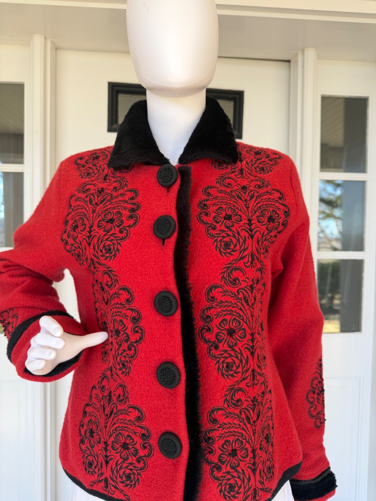 CARSON SIZE MEDIUM Red Wool Covered Button Up Emb… - image 2