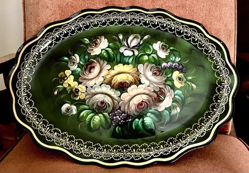 Plateau rond en métal vintage russe peint à la main de motifs floraux décoratifs 12,5 - France
