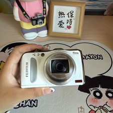 Fujifilm FinePix F600 EXR Digital Camera 16 MP 15x Optical Zoom with Accessories