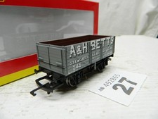 Hornby 00 Gauge 7 Plank Open Wagon A&H Betts 45 item R6590 (Y)
