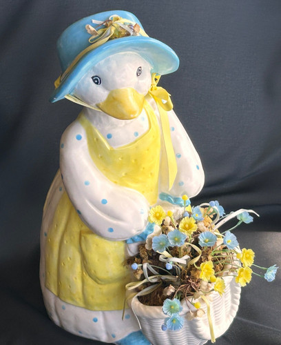 VTG 12.75" Ceramic Mother Goose-White Dress/Blue Dots-Yellow Apron & Ribbon EXC!