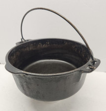 Vintage WAGNER WARE Cast Iron 5 Qt Dutch Oven No Lid Made in USA Cooking Pot