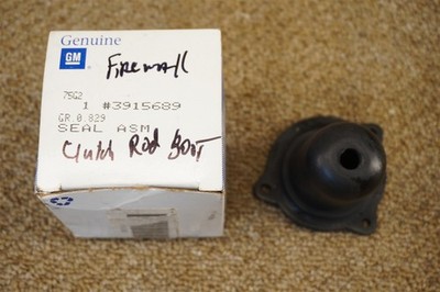 NOS GM 1968-81 Corvette Firewall 4 Speed Clutch Rubber Boot Seal 3915689 
