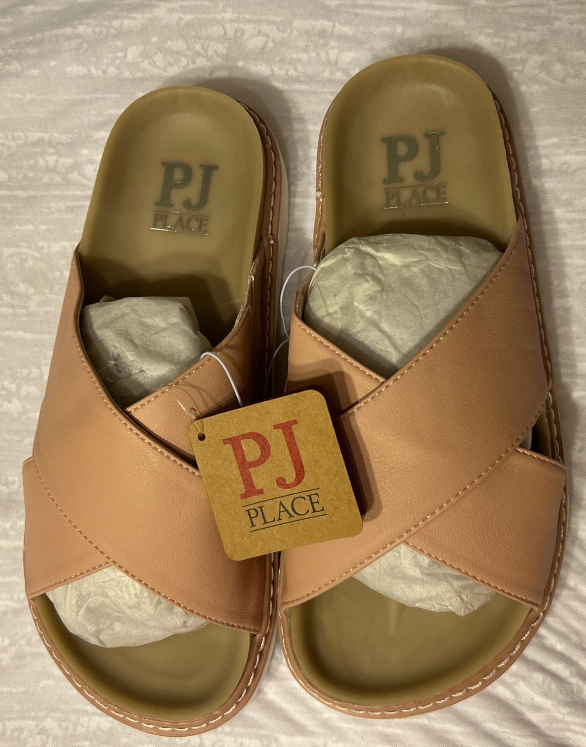 Women’s sandal blush color size 7-8. Retails For 42.95￼