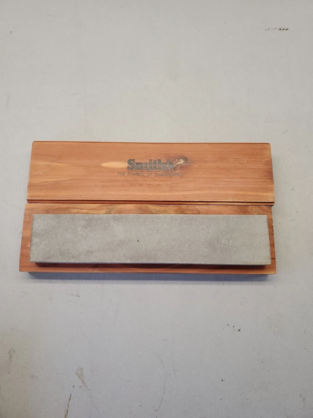 Vtg Smiths Light Gray Sharpening Stone Wooden Box 8x2 Knife Tool Whetstone