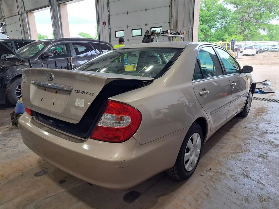 Cilindro maestro de freno 2004 Camry Sku#4146173 Foto 4 de 4