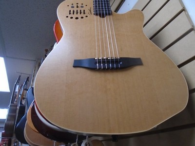 Godin Multiac ACS SA Slim Nylon SF guitar w/bag, store demo