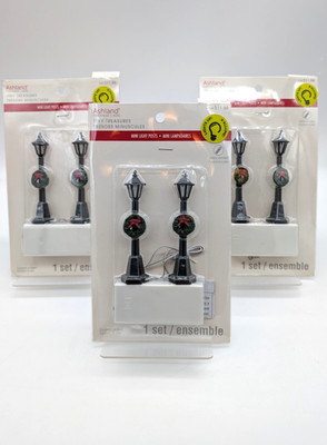 Lot of 3 Packs of 2 Ashland  Christmas Tiny Treasures Lamp Posts Wreath 2021 NEW