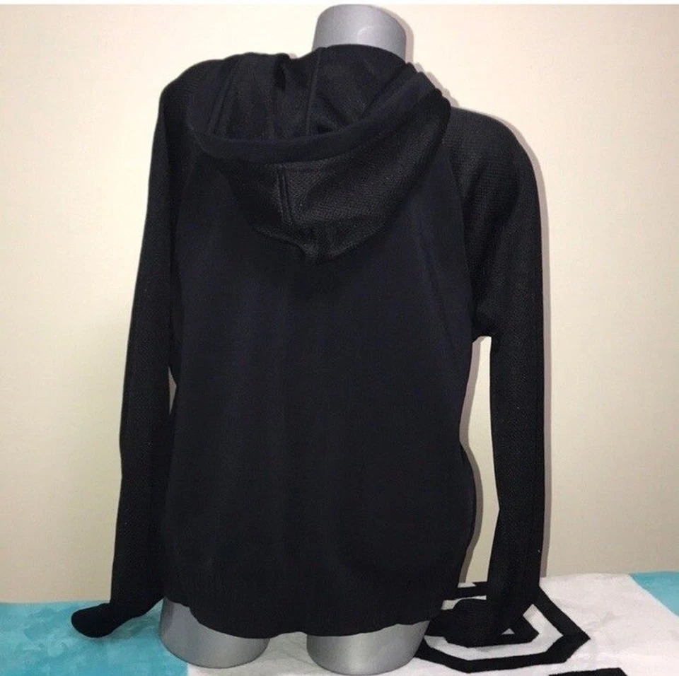 Jaqueta com capuz Victoria’s Secret Sport preta com zíper completo. Tamanho grande. Varejo US$ 110. Novo com etiquetas - Imagem 4 de 4