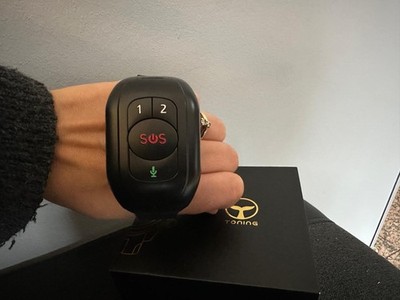 TONING SOS Smartwatch   GPS & Telefonfunktion, Notruf-Uhr mit SIM-Slot