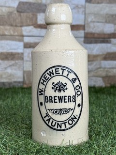 W Hewett & Co Brewers ginger beer bottle all white taunton somerset