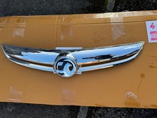 VAUXHALL CORSA  D  11-14 FACELIFT FRONT GRILLE 080 GRIFFIN BADGE CROME 02