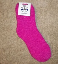 NWT 1 Pair Women's Fluffy Fuzzy Socks Dark Pink by Yacht Smith