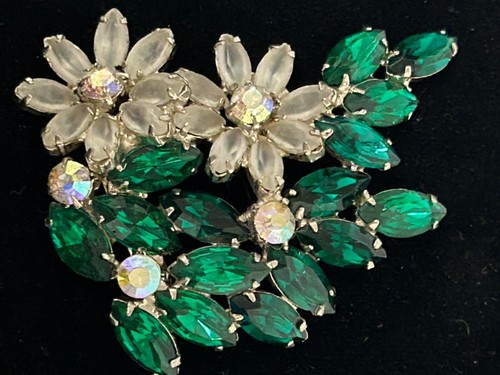 Vintage Large Green White Flower Rhinestone Pin Silvertone - Picture 4 of 6