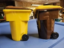 Rehrig Mini Waste Management Trash Brown/yellow   Cart