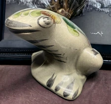Tonala Mexico Pottery Ceramic Frog Greyscale Black Design