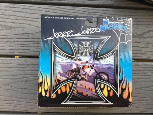 MUSCLE MACHINES 1/18 JESSE JAMES WEST COAST CHOPPERS WHITE CHERRY CFL 71121 F/S - Picture 3 of 5