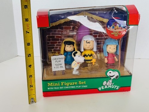 Peanuts Figures Charlie Brown Memory Forever Christmas Play Lucy Snoopy vtg ALC1 - Picture 4 of 5