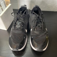 Nike Air Max - Women's Race Running Shoe Nike Air Max Size US 7.5 Black/White