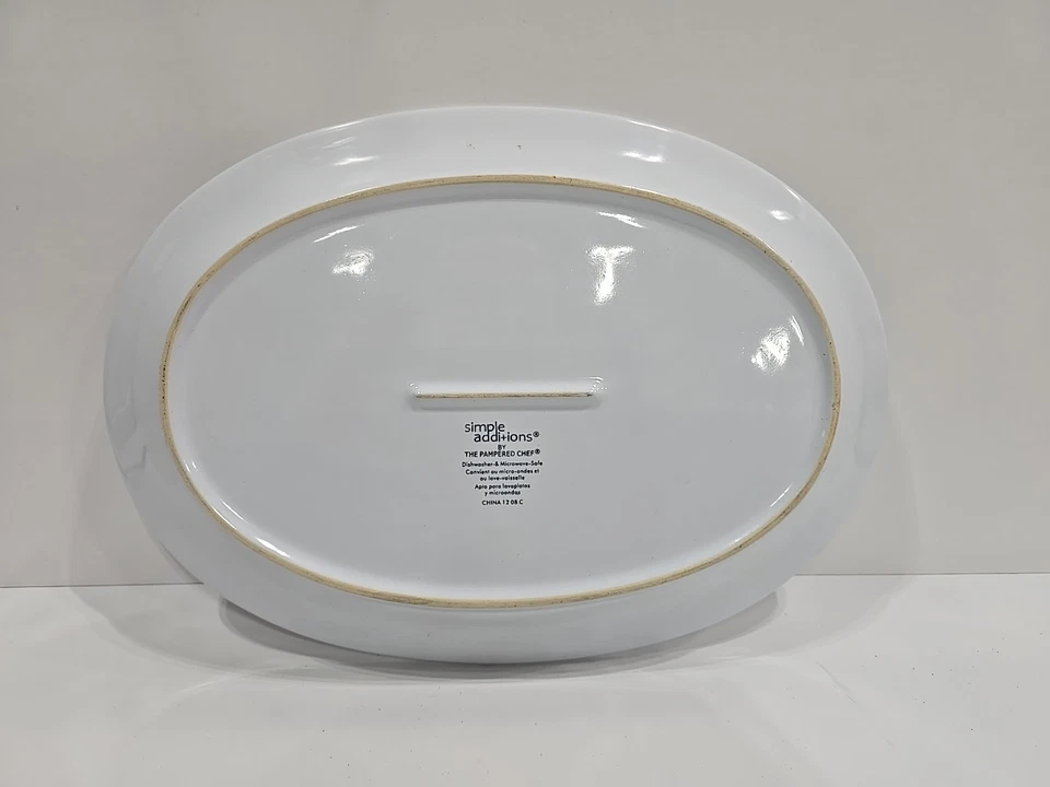 Plato ovalado de lunares Pampered Chef Simple Additions #1208C 13,5" X 9,5" Foto 3 de 4