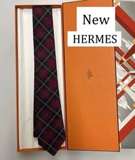 HERMES New Unused Neck Tie Skinny Red Navy Check 100 Silk Box Made in France