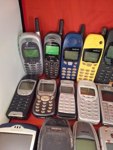 Nokia Siemen Motorola Sony Ericsson Blackberry Vintage Mobile Phone Bundle - Photo 22 sur 24