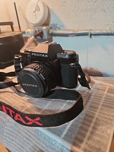 Pentax P3 35mm SLR Film Camera And Pentax 50mm Lens - Picture 4 of 16