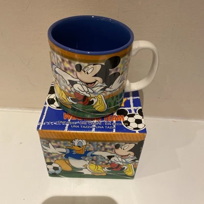 Walt Disney Classics Mickey the Winning team mug very rare Football - Image 1 of 4