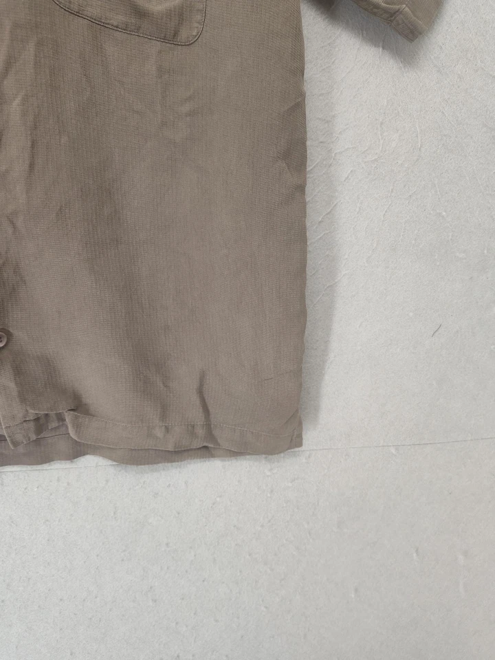 Camisa Perry Ellis Para Hombres Pequeña Marrón Seda Manga Corta Bolsillo con Botones Prenda para el torso de Verano Foto 4 de 4