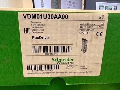 Schneider Elau PacDrive MC-4/11/03/400 (VDM01U30AA00)