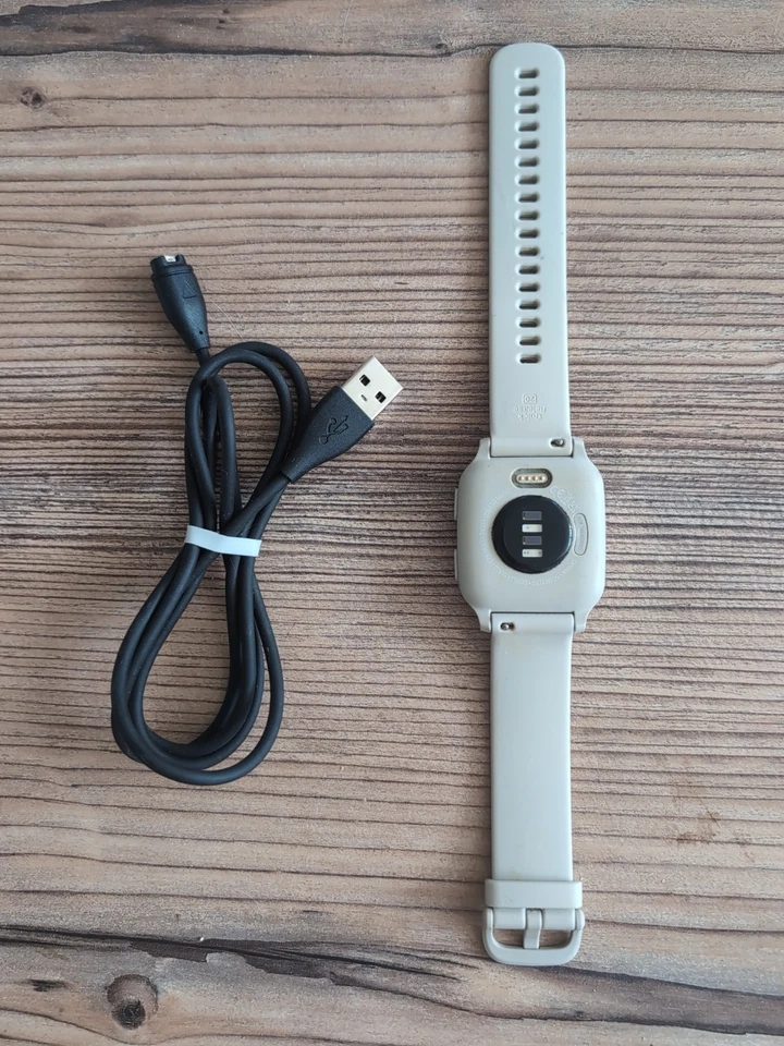 Garmin Venu SQ Music, GPS-Fitness-Smartwatch, Beige/Roségold - Bild 2 von 3