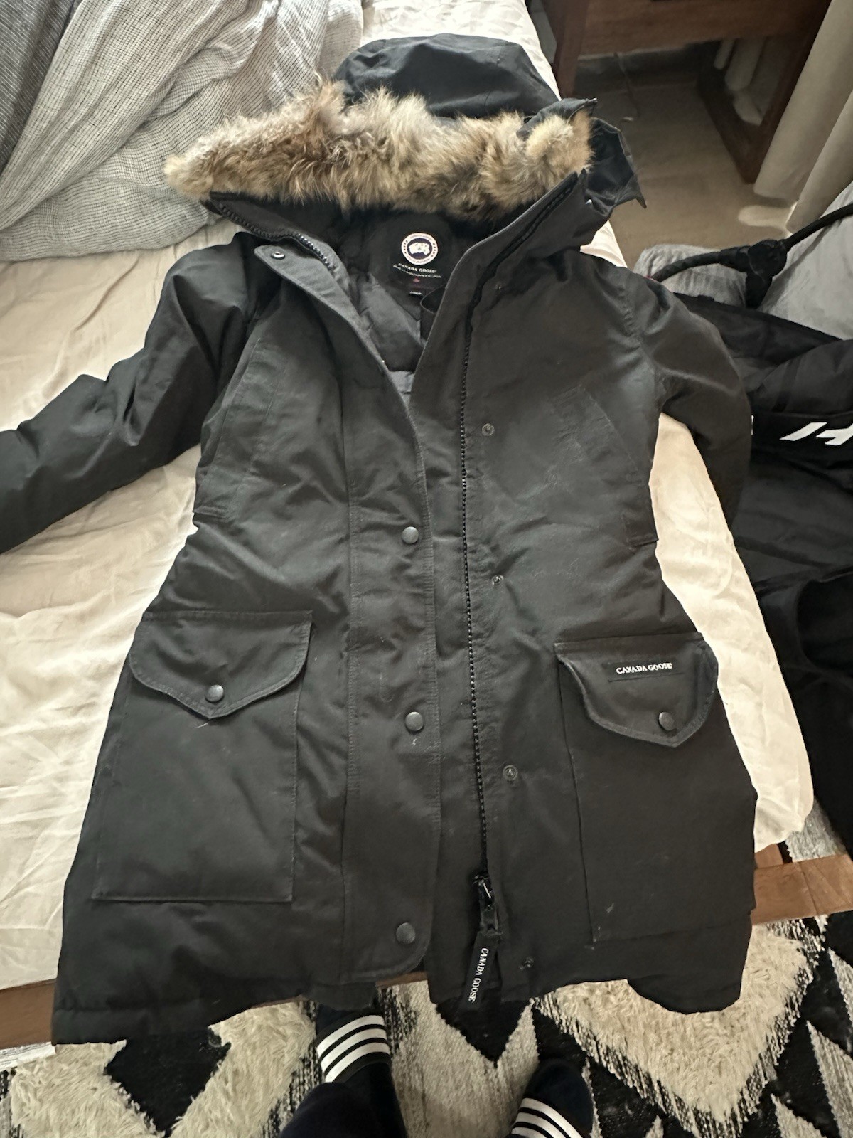 Canada Goose Women's Black Parka Coat Hooded Faux Fur Trim Pockets 2XS