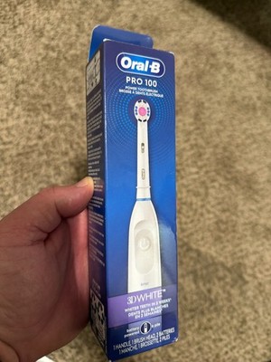 Oral-B Pro 100 3D White, Battery Powered Electric Toothbrush, White