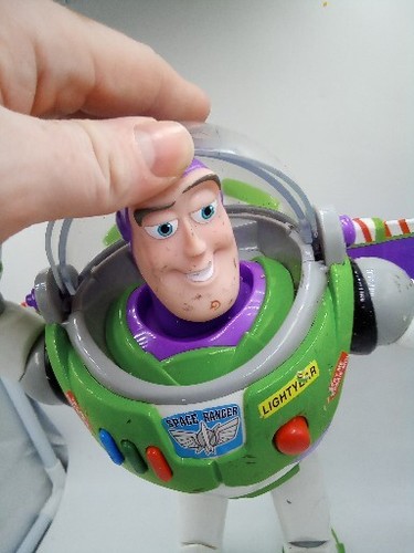 Buzz Lightyear Speaking Toy with flashing light and laser sounds Works - Picture 9 of 24