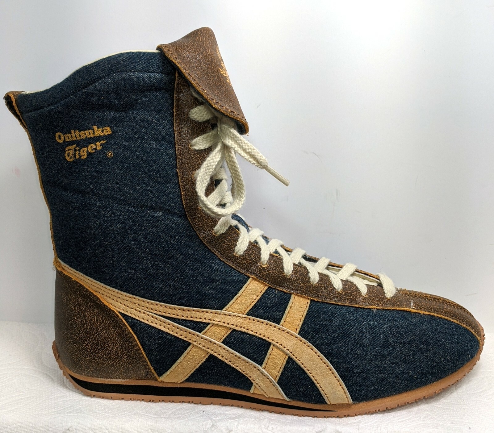 asics osaka trainers