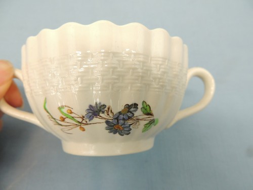 COPELAND SPODE ENGLAND LOT OF 10 CUPS WITH DOUBLE HANDLES FLORAL SCALLOPED - Picture 9 of 12