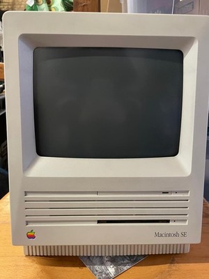 Apple Macintosh SE1/20 M5011, Funktionsfähig, Inkl. Zubehör Tastatur, Maus