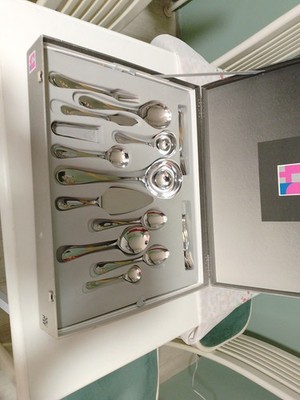 Hochwertiger Besteckkasten aus Cromargan von WMF 72 teilig Modell Impression.