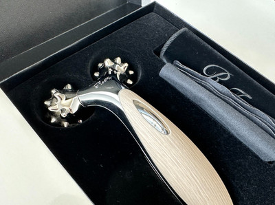 NEW ReFa RHYTHM Facial Massage Roller for Jawline Anti-aging BEIGE Wood Japan