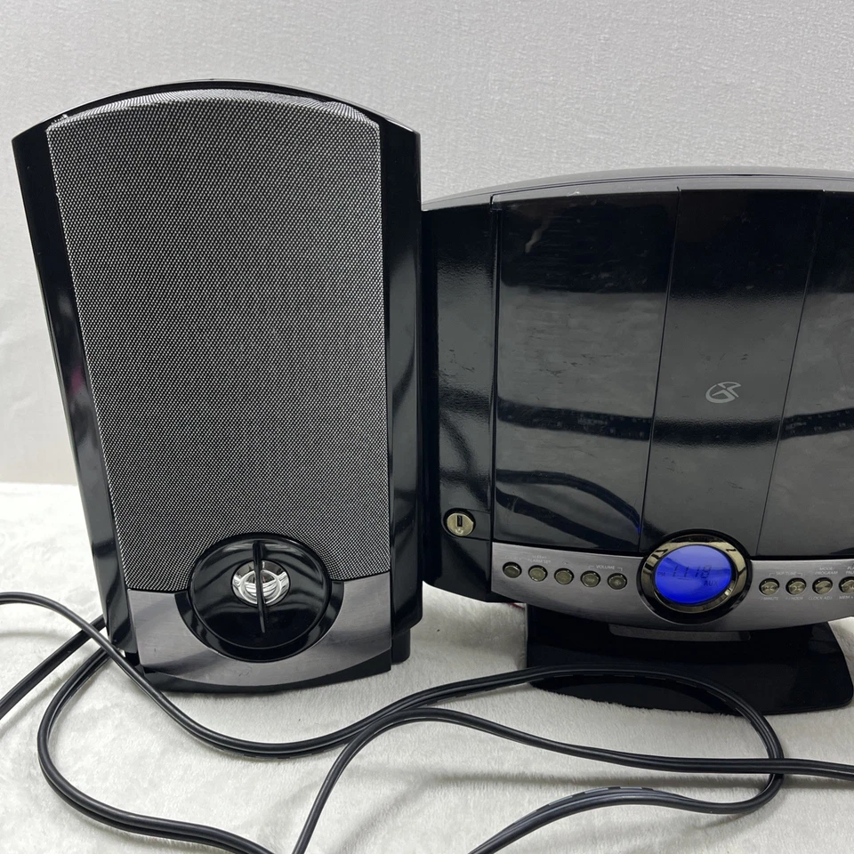 GPX HM3817DTBK Home Music System with Remote and AM/FM Radio black - Image 2 of 4