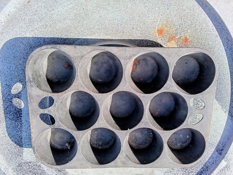 Cast Iron Muffin Pan  Vintage
