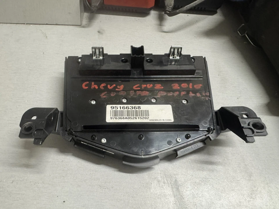 2013-2016 Chevrolet Cruze 16 Cruze Limited AM/FM Radio CD Face Panel Faceplate - Image 3 of 4