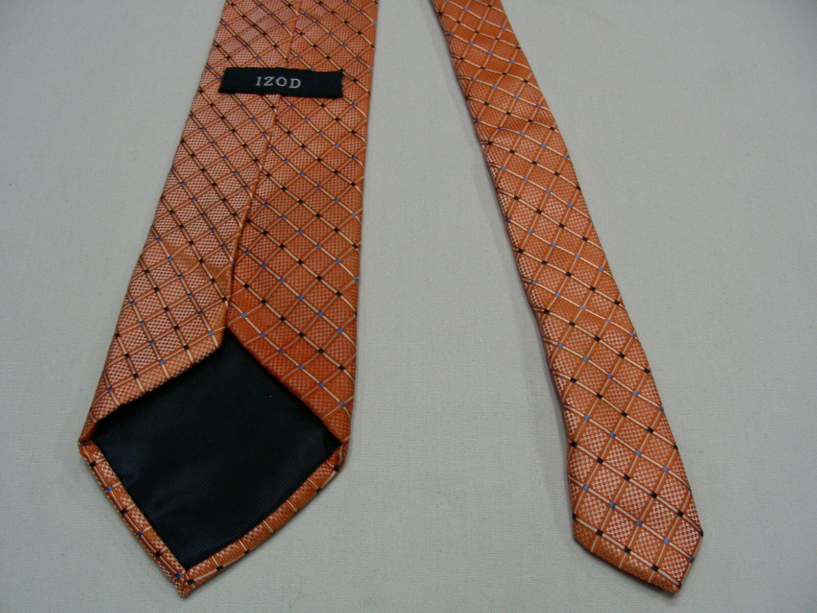 IZOD - ORANGE GEOMETRIC PATTERNED - POLYESTER NEC… - image 6